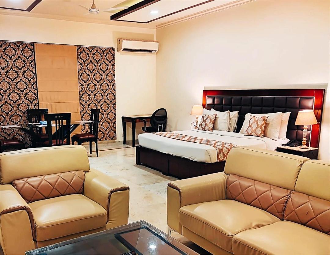 When In Gurgaon - Artemis Hospital 1 Min Walk, Fortis & Medanta 4 Mins Drive エクステリア 写真