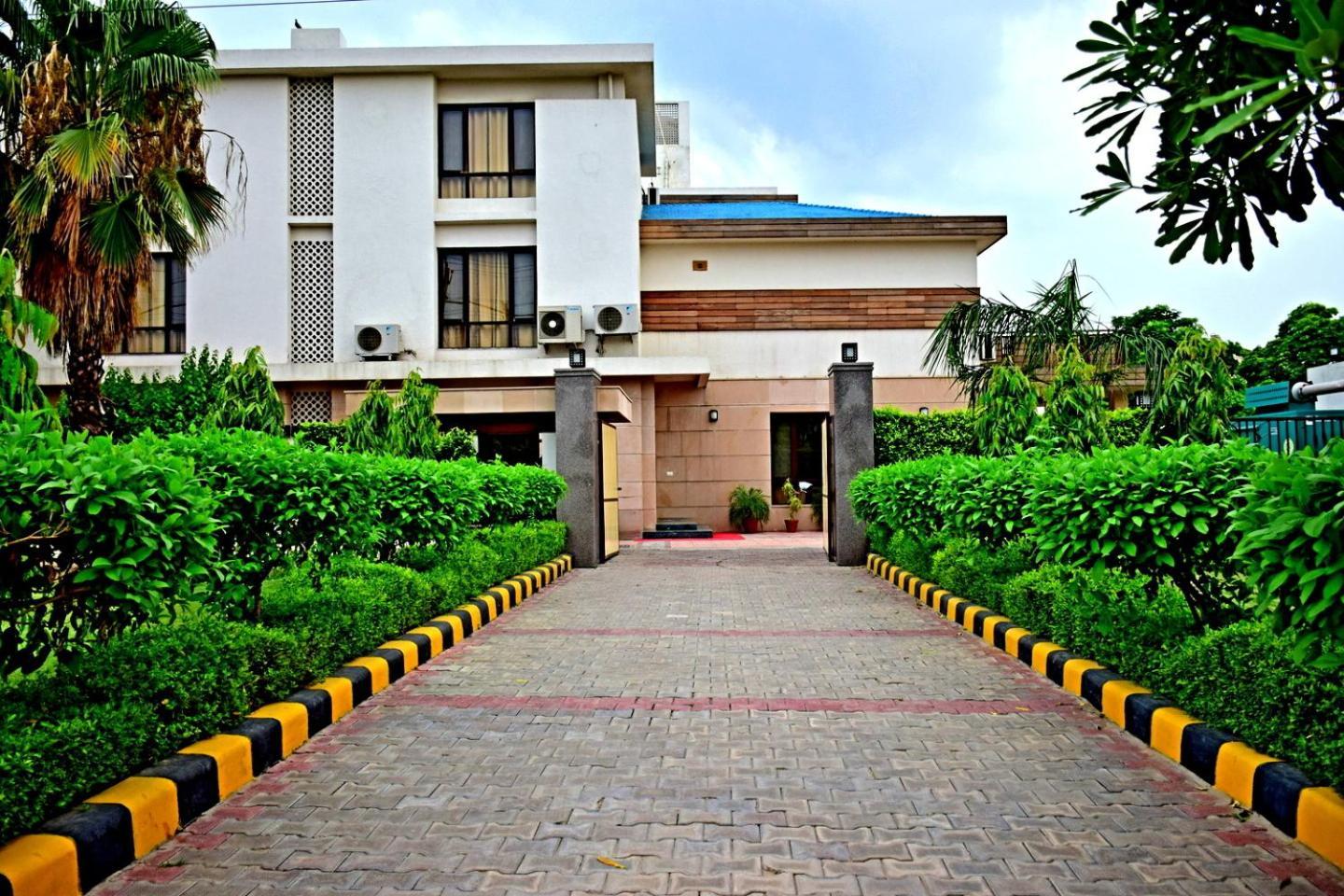 When In Gurgaon - Artemis Hospital 1 Min Walk, Fortis & Medanta 4 Mins Drive エクステリア 写真