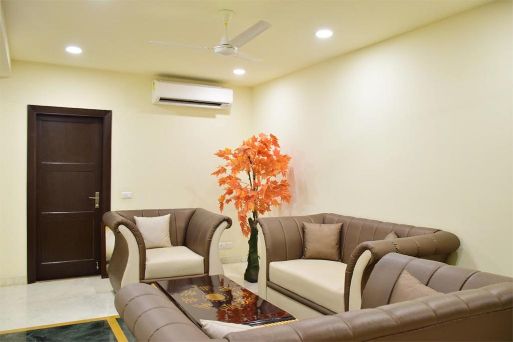 When In Gurgaon - Artemis Hospital 1 Min Walk, Fortis & Medanta 4 Mins Drive エクステリア 写真